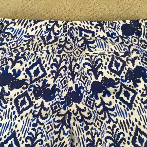 Lily Pulitzer Ikat patterned casual pants. - Picture 4 of 5